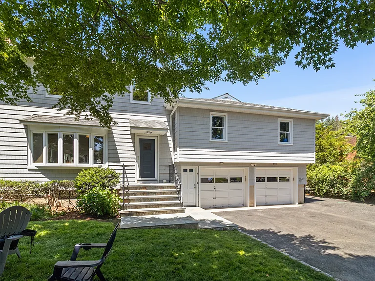 9 Deluca Dr — Photo 2