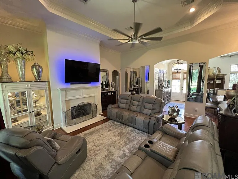 2913 Country Lake Dr — Photo 9