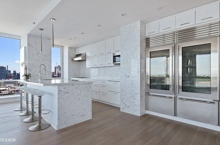 635 W 42nd St #28A — Photo 19