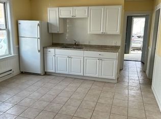 4 Plum St APT 1, Worcester, MA 01604