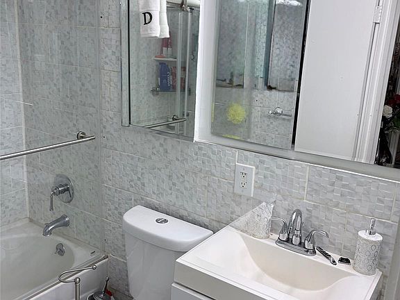 4th image of 1309 E 52nd Street