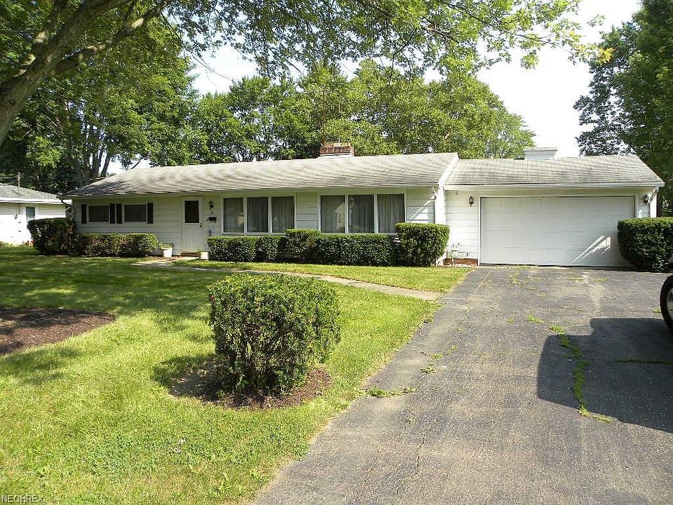 1st image of 31 Edgewood Dr