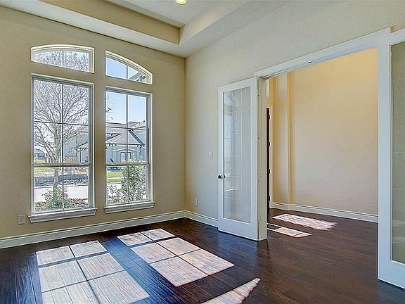 3rd image of 19514 Rockview Ledge Ln