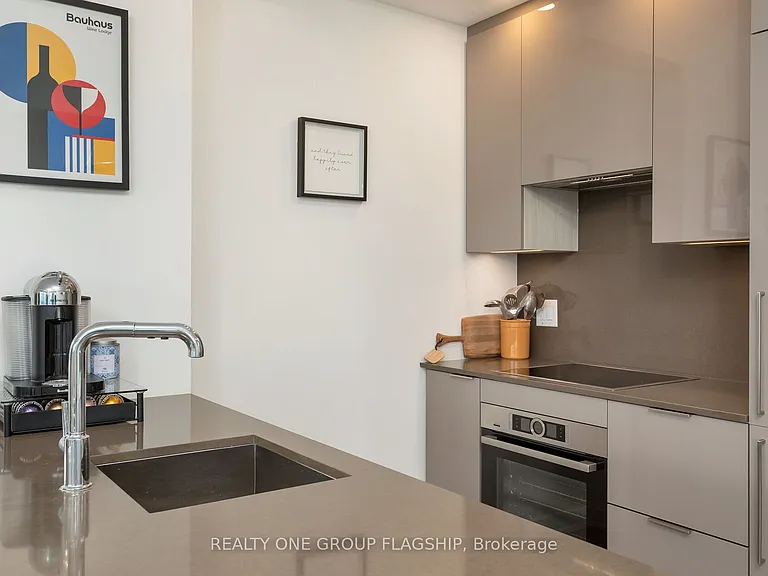 28 Freeland St #1609 — Photo 5