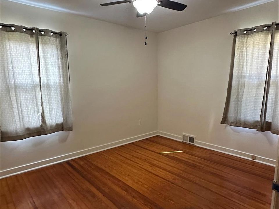 1st image of 827 Lewisberry Rd