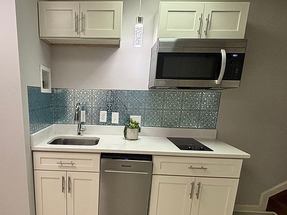 4th image of 311 Yale Dr #2