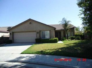 1563 W Hampton Cir, Hanford, CA 93230