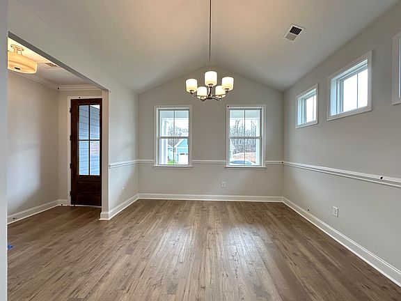3rd image of 1084 Cortland Vly Ln