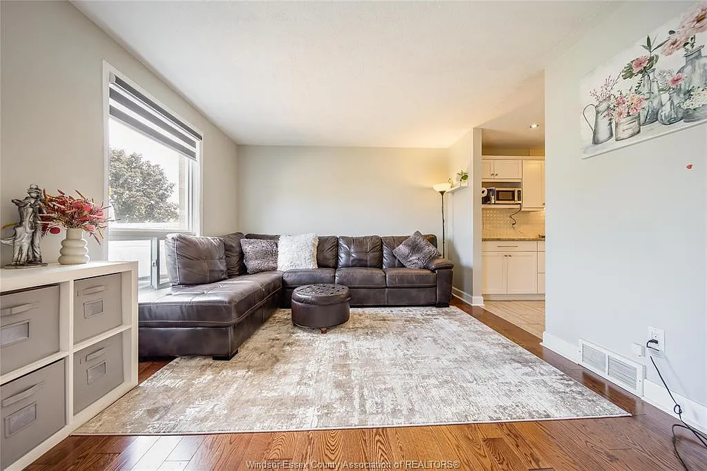 3 bed, 1.5 bath, $2,600 — Photo 4