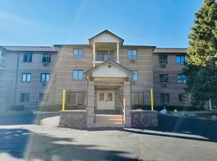 530 N Silverbrook Dr UNIT 302, West Bend, WI 53090