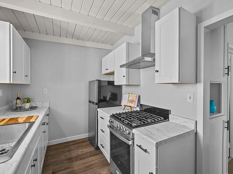 kitchen upper level