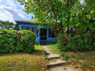 815 N Main St, Crookston, MN 56716