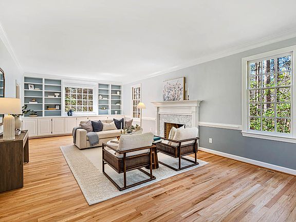 5th image of 109 Sturbridge Ln