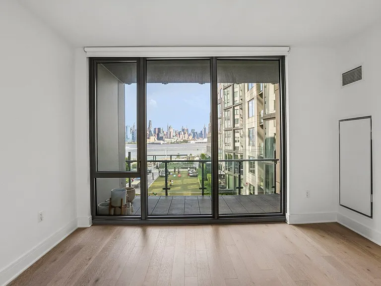 9 Avenue At Port Imperial #713 — Photo 30