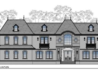 16 Ground Pine Ct, Dix Hills, NY 11746