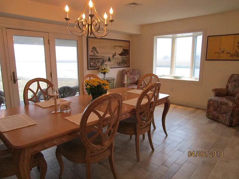 dining area looking south and west