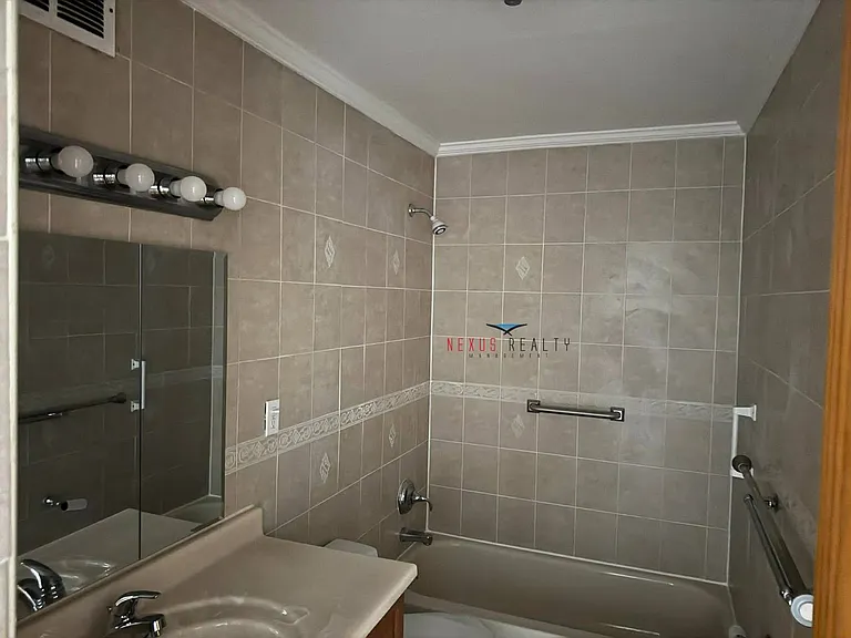 2512 Parsons Blvd #3 — Photo 13