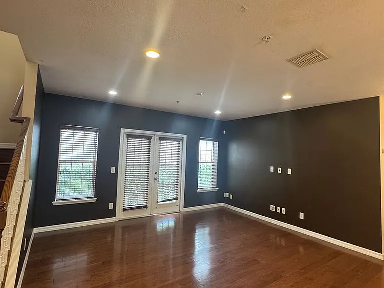 5364 Penway Dr — Photo 16