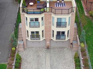 1354 River Rd, Edgewater, NJ 07020