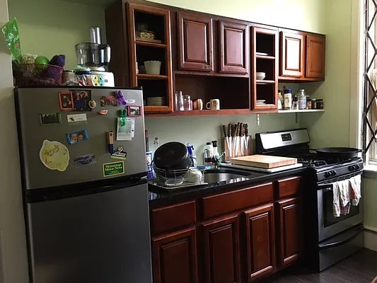 Rented by Premier Metro Realty Corp | media 23