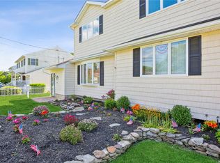 8 Amherst Rd, West Sayville, NY 11796