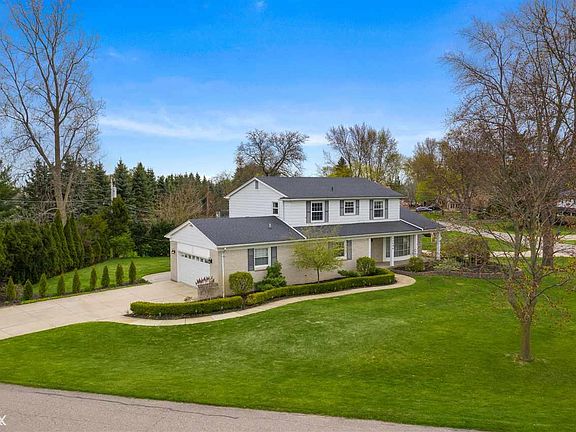3rd image of 55486 Washington Dr
