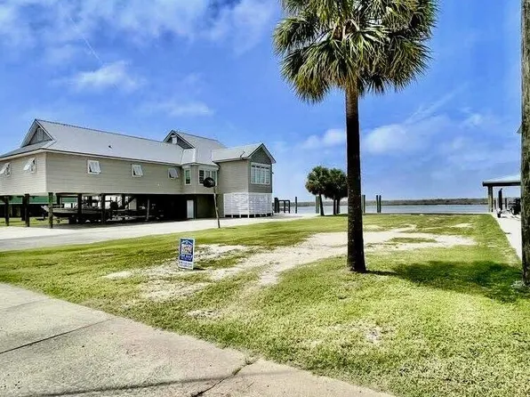 (undisclosed Address), Golden Meadow, LA 70357