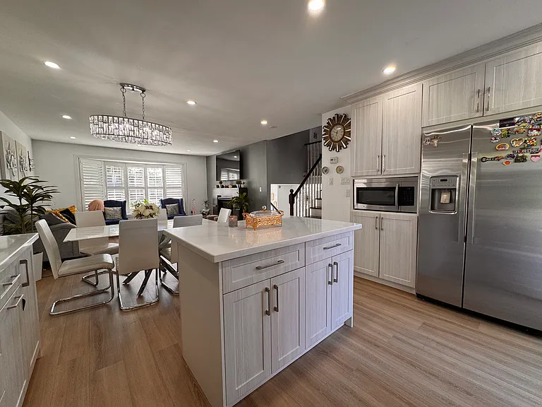 1028 Valentine Dr — Photo 5
