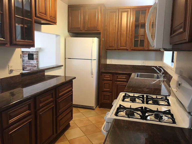 6544 Pine Needle Dr — Photo 11
