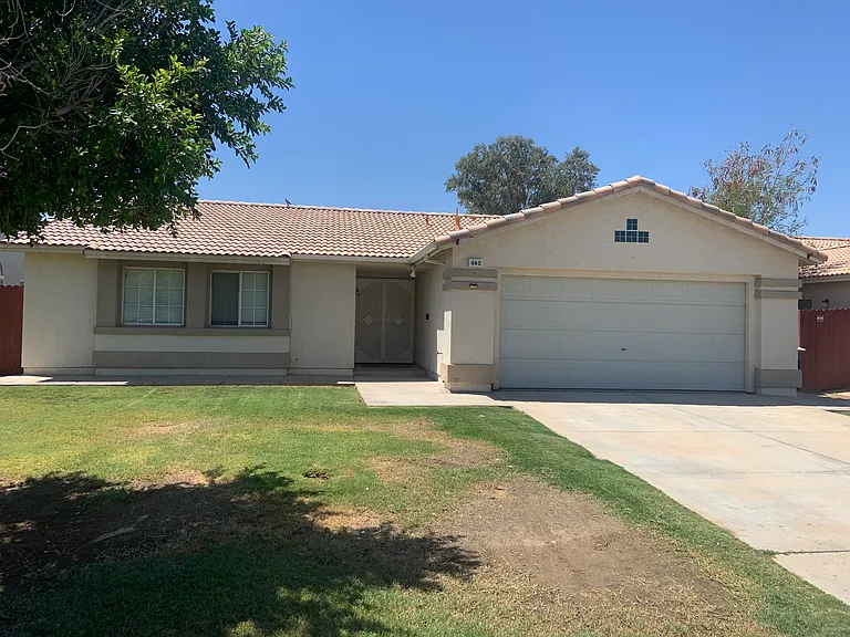 662 Mesquite St — Photo 1
