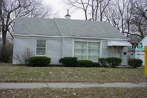 10800 Albany St photo 1