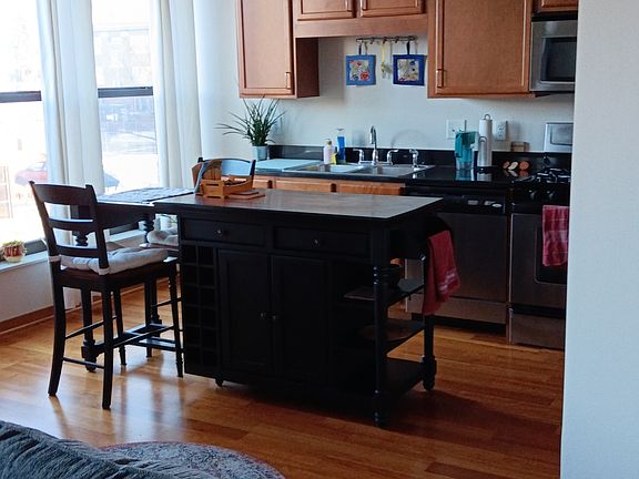 3rd image of 15 E Franklin Ave APT 212