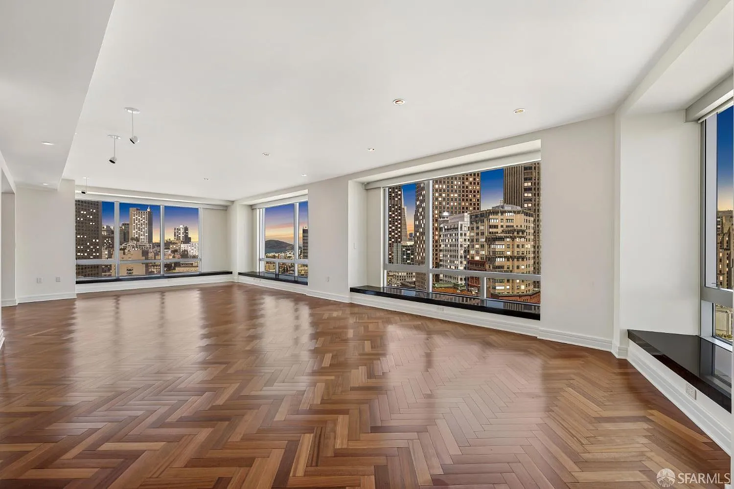 765 Market St APT 27D photo 1