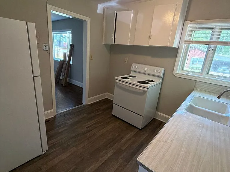 1441 Goodwin Ave — Photo 2