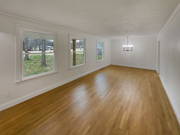 3rd image of 709 Valley Brook Dr