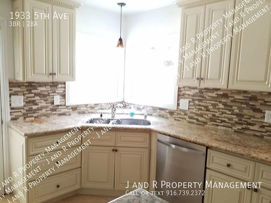 3/2 in Land Park — Photo 1