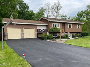 1877 Sherwood Rd, Altoona, PA 16602