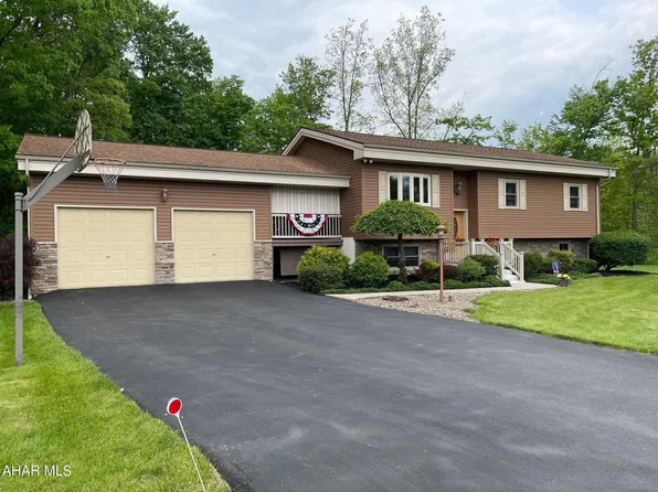 1877 Sherwood Rd, Altoona, PA 16602