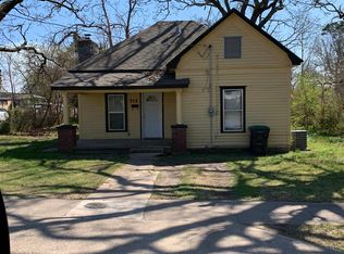 712 Goingsnake St, Tahlequah, OK 74464