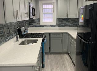 1023 Throgmorton Ave, Bronx, NY 10465