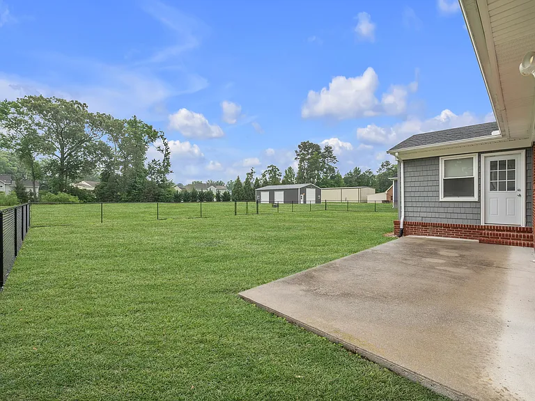 525 Dove Dr — Photo 32