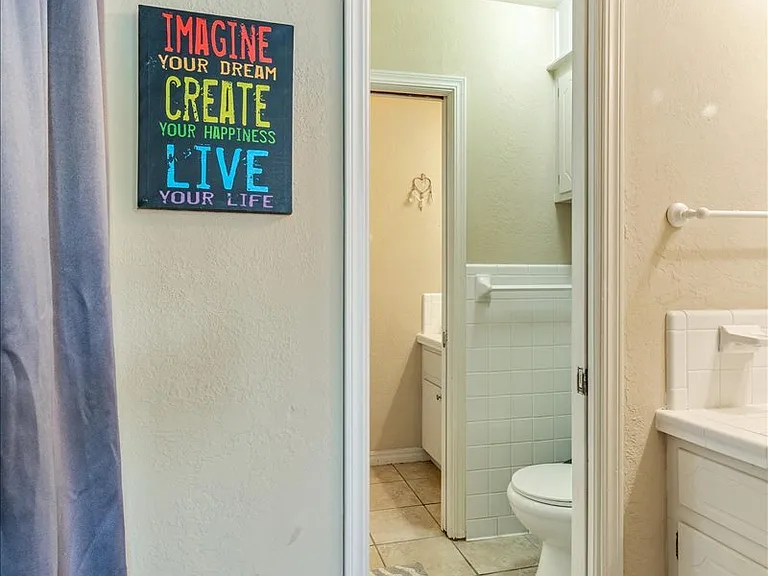 2905 NW Templeton Ter — Photo 17