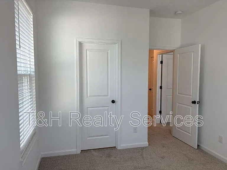 5790 Arcade Blvd — Photo 18