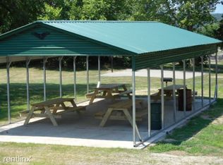 100 Pinewood Est, Chillicothe, IL 61523