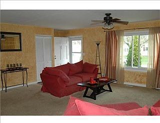 2nd image of 1430 Argyle Dr