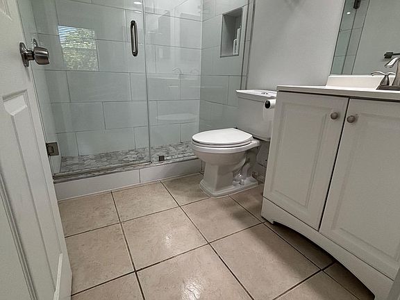 4th image of 9033 Wiles Rd #4-101