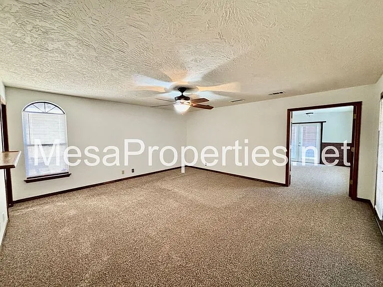 18642 Orange St — Photo 9