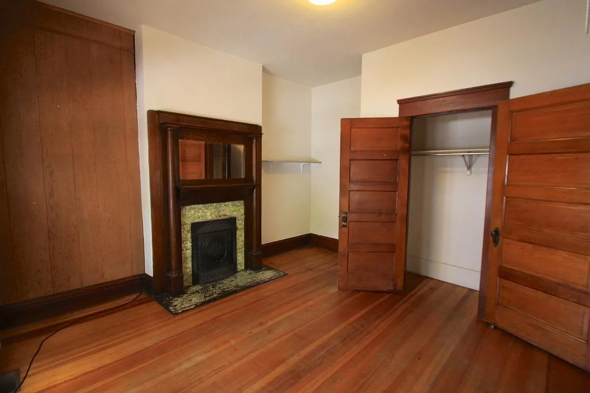 2 bed, 850 sqft, $2,400 — Photo 3