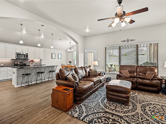 4th image of 1918 Rustic Manor Dr
