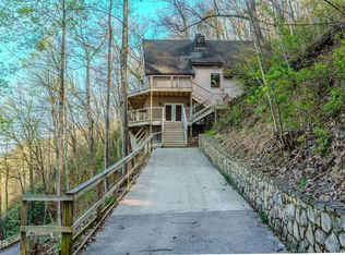 2821 Overholt Trl, Sevierville, TN 37862